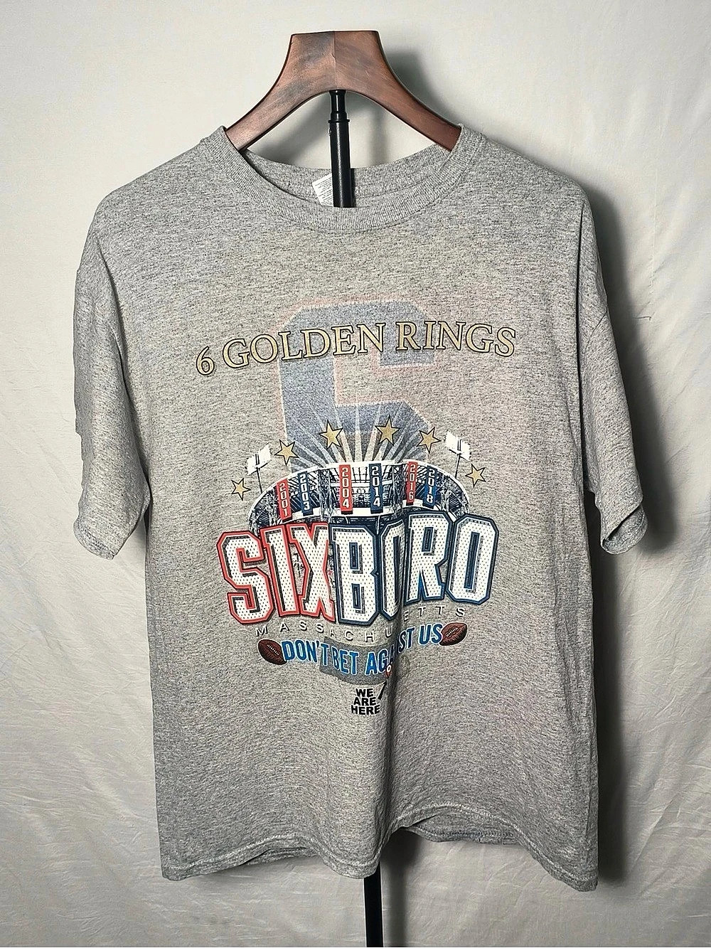 Gildan Patriots 6 Super Bowl Rings Sixboro Graphic T Shirt L